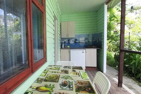 Домик с кухней